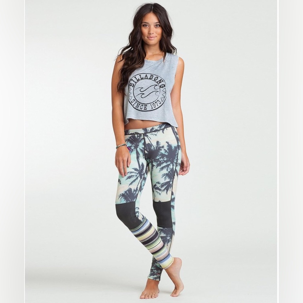 🏄‍♀️ Billabong Surf Capsule Palm Print Leggings – Size 2